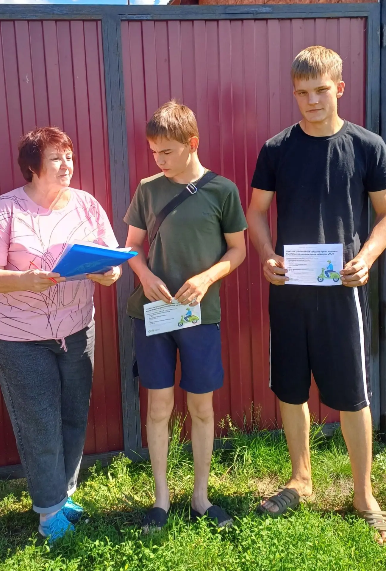 Безопасное лето — забота каждого взрослого! ☀

Лето в самом разгаре, и жаркая погода манит детей и в