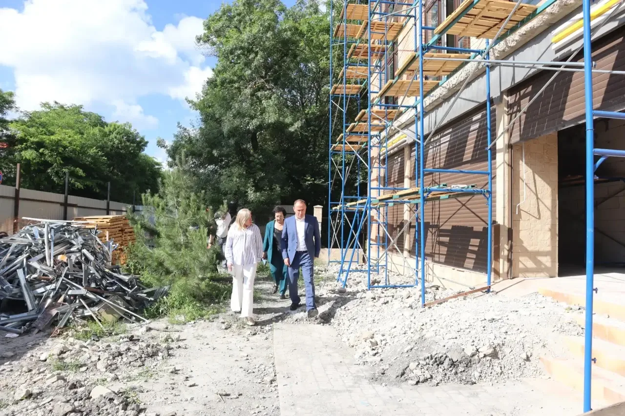 На Тонком Мысе идёт строительство двух объектов для наших детей и молодёжи. Строим Дом молодёжи и фи