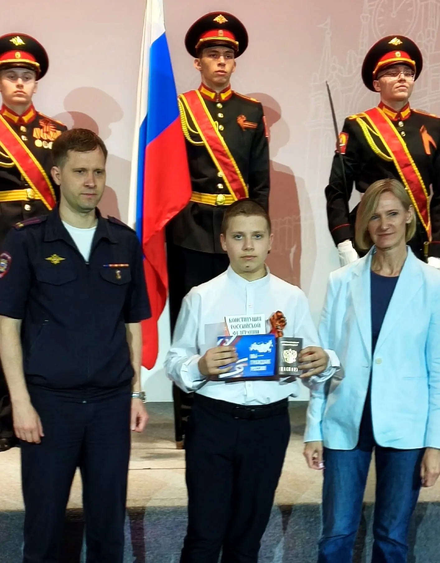 Накануне Дня Победы Глеб Сажень получил свой первые паспорт на региональной торжественн...