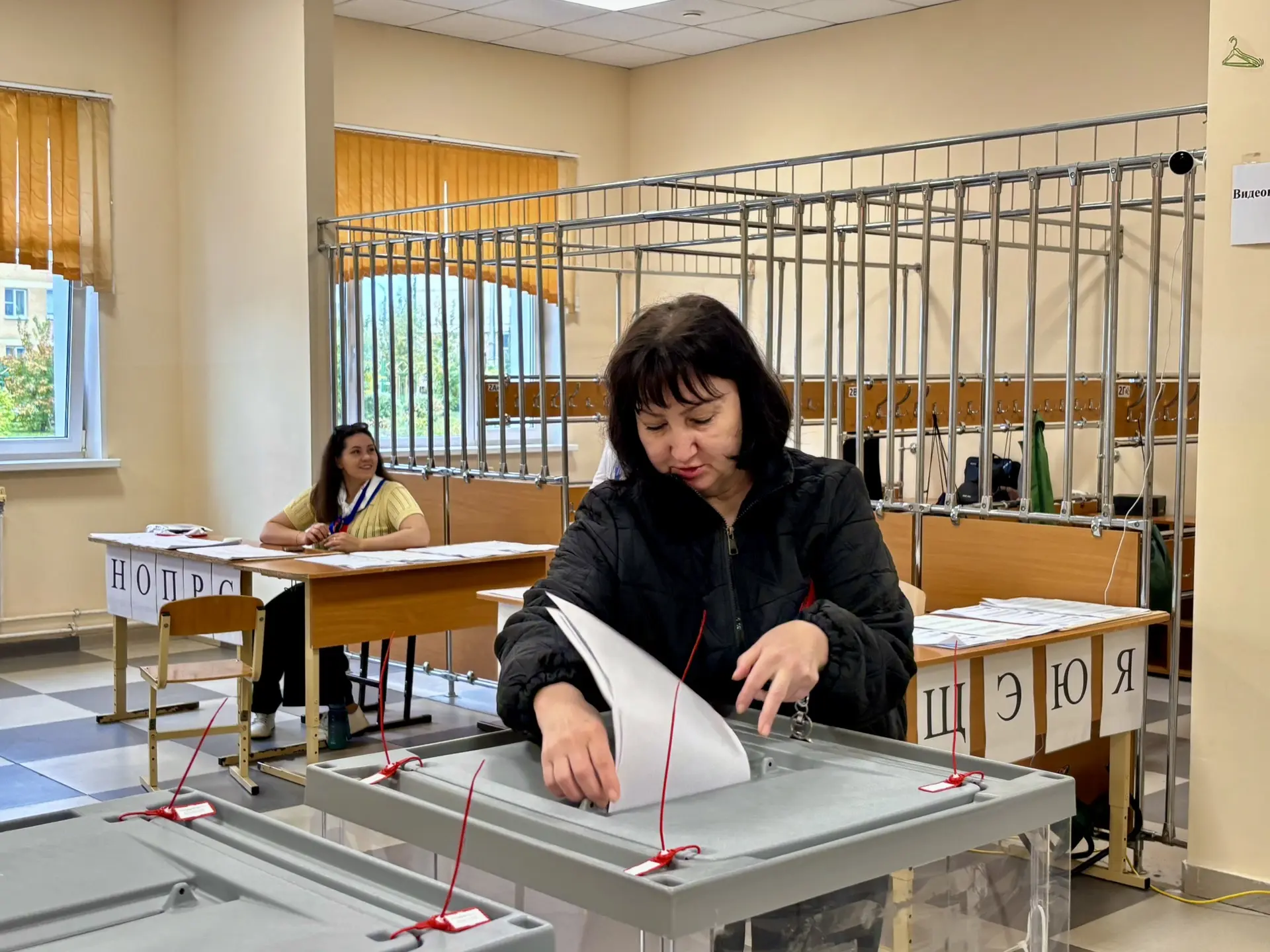 Все избирательные участки в Наро-Фоминском городском округе открылись ровно в 8 утра.  ...