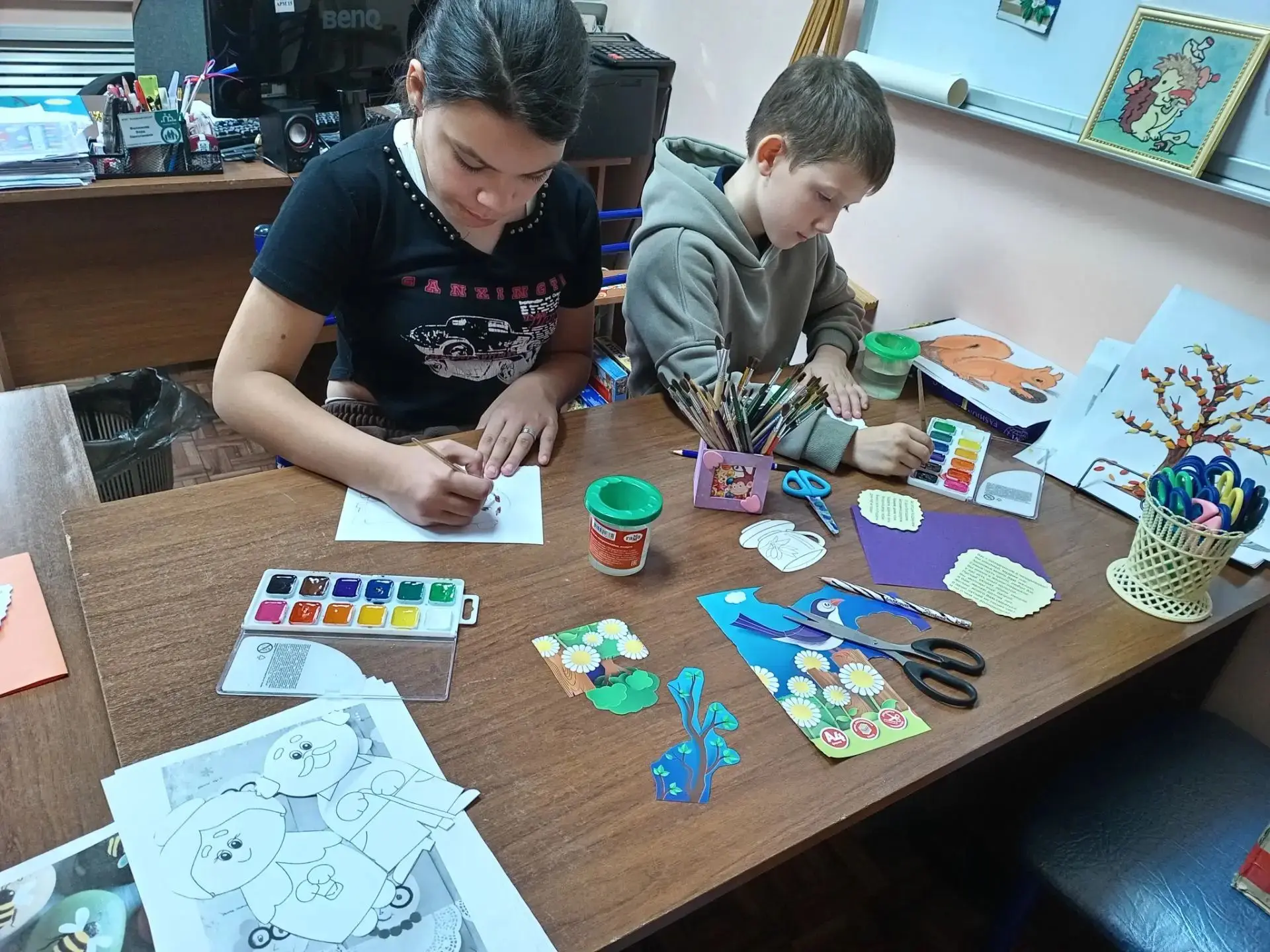 🎉 В честь Дня пожилого человека наши ребята подготовили выставку творческих работ.