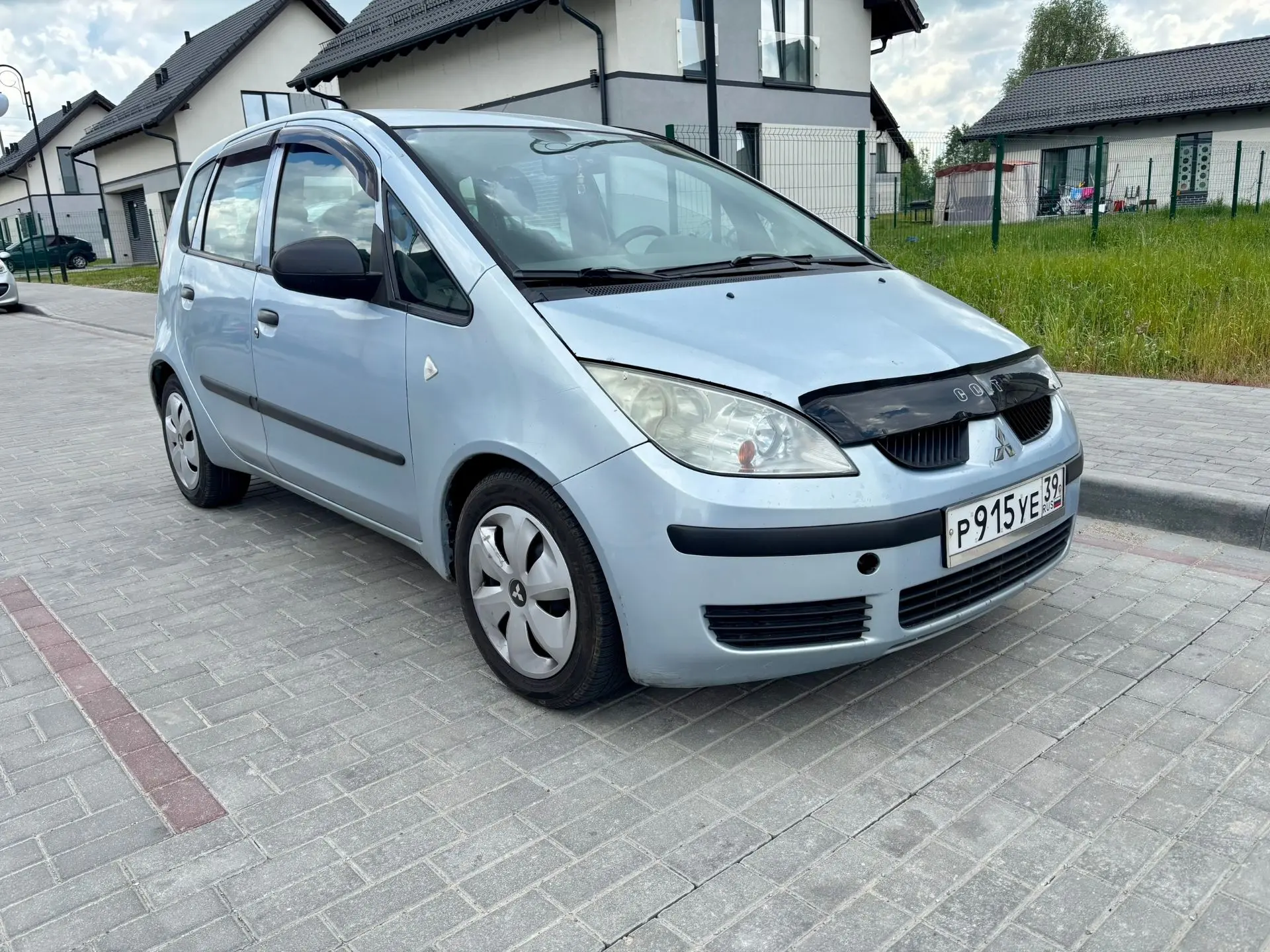 В продаже митсубиши кольт 2005 г.в 1.3 бензин РКПП