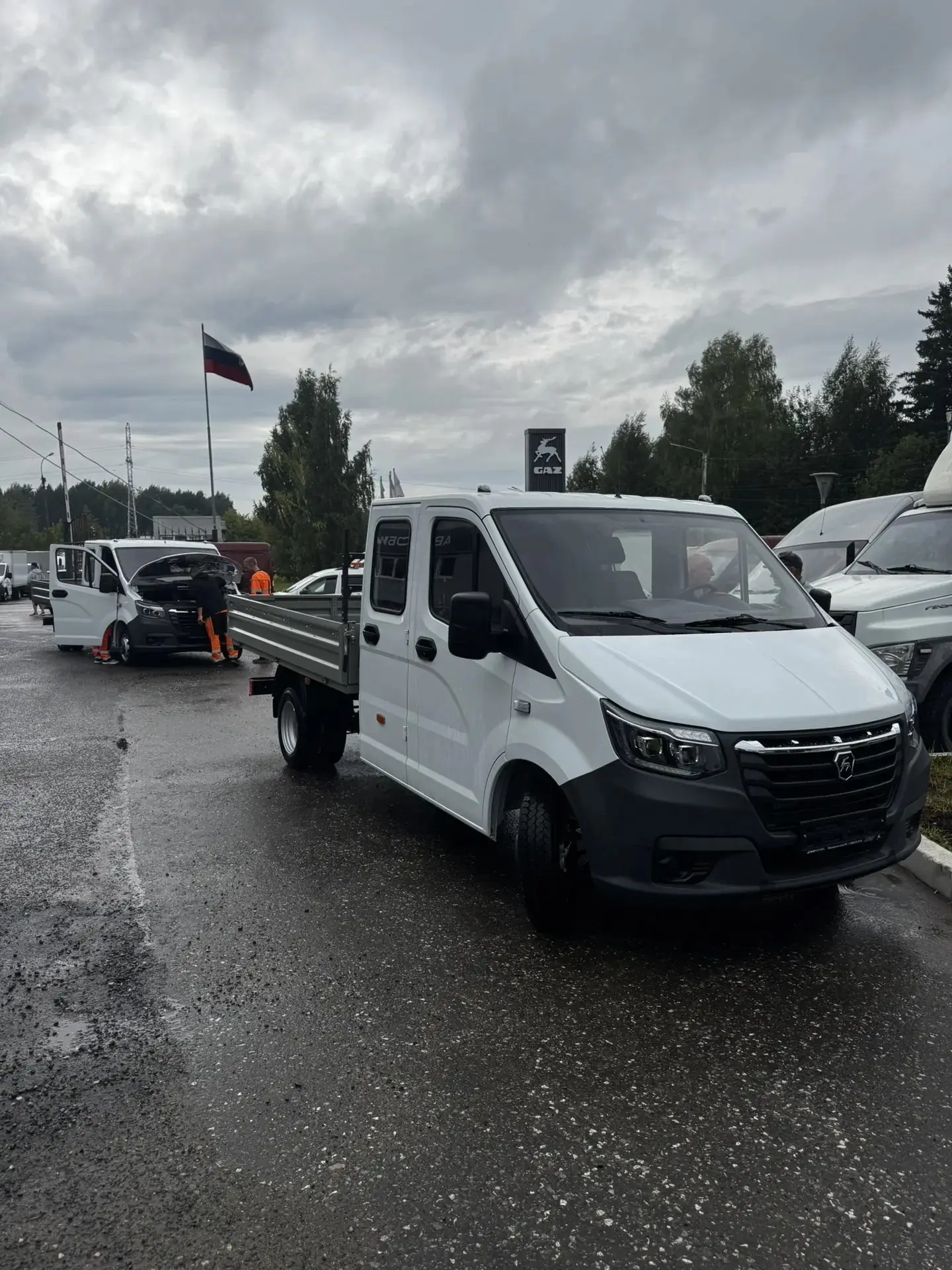 🚜Пополнение автопарка: новые автомобили отправляются на дороги региона!