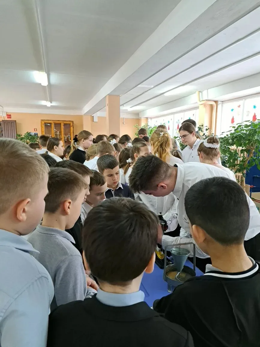 🇷🇺 8 февраля - день Российской науки! В этот замечательный день наши 10-классники провели для ученик