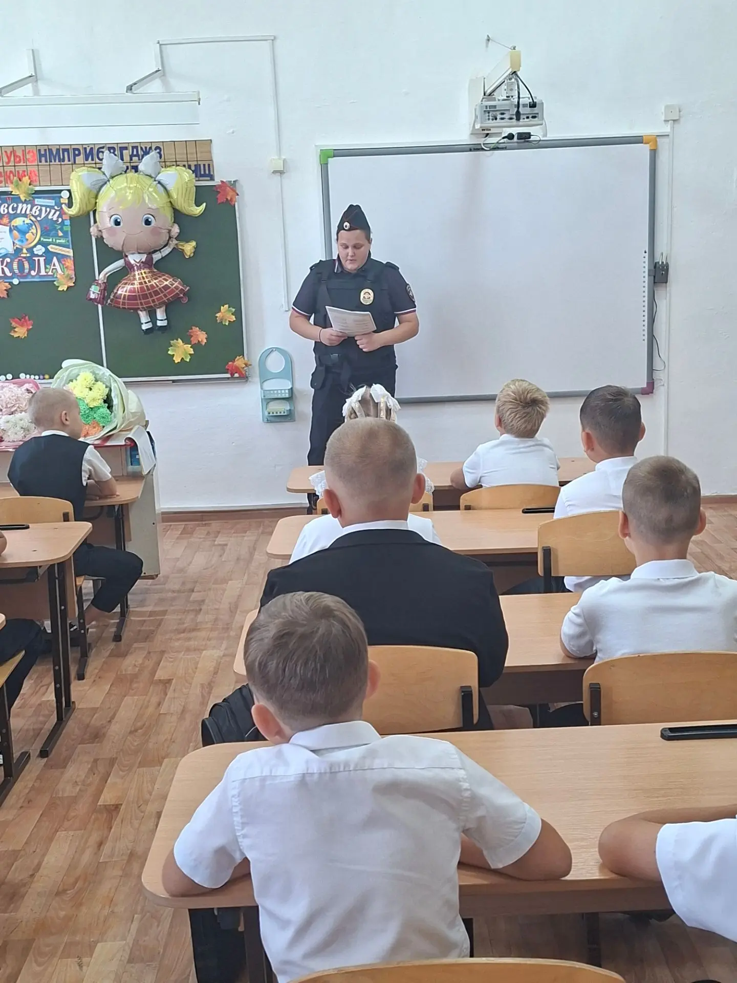 🛡 Урок безопасности: полиция в гостях у школьников!