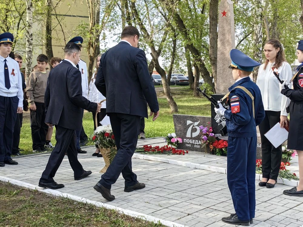 🇷🇺 9-го мая у обелиска «Защитникам Отечества» в микрорайоне Геодезия состоялось торжественное меропр