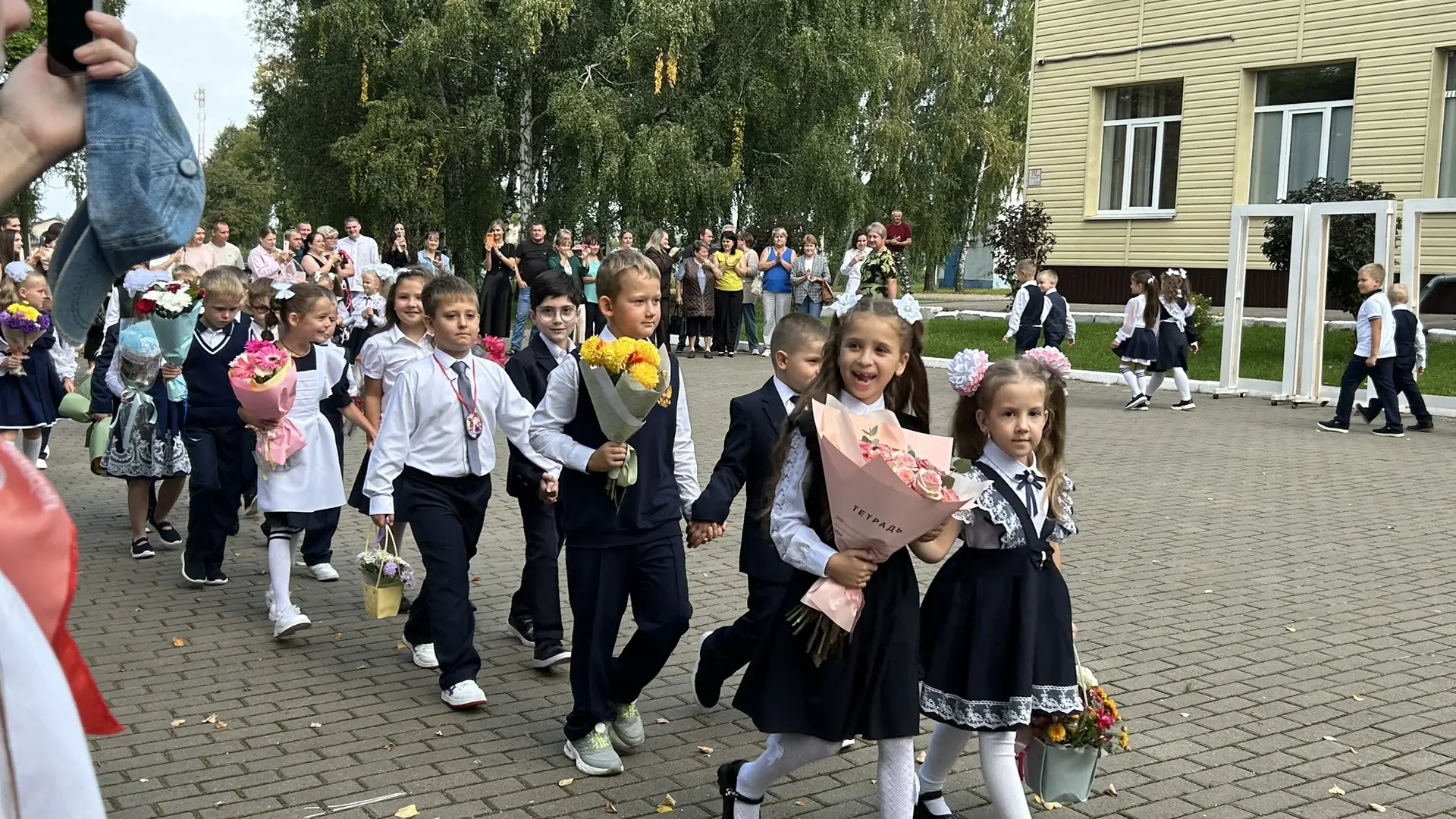 Праздник, который невозможно отменить: в Большемурашкинской средней школе прозвенел пер...