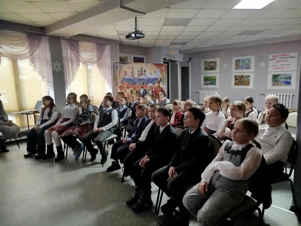 24 февраля 2Д класс побывал в библиотеке имени Е.А. Евтушенко на мероприятии, посвященном 80-летию и