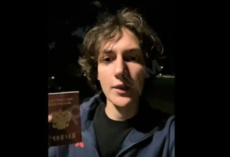 🪂 Очередной зумер, сбежавший в Германию, умоляет ВСУ "освободить"  Санкт-Петербург.