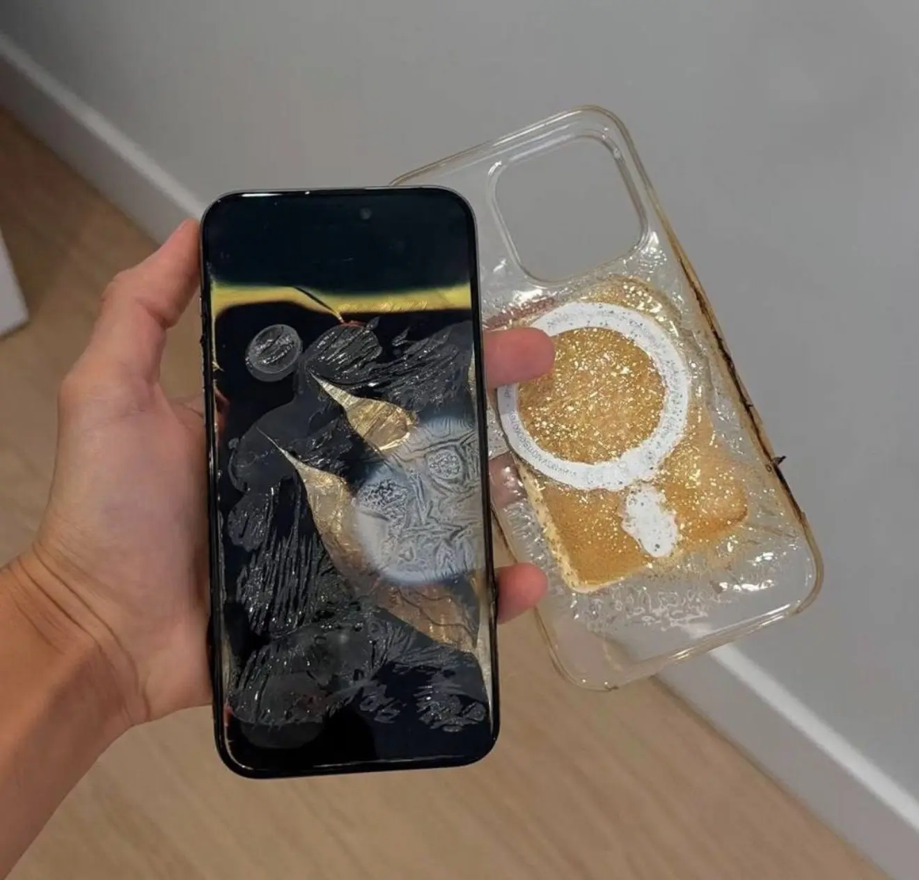 ⚠️ iPhone москвички взорвался из-за переполнения памяти