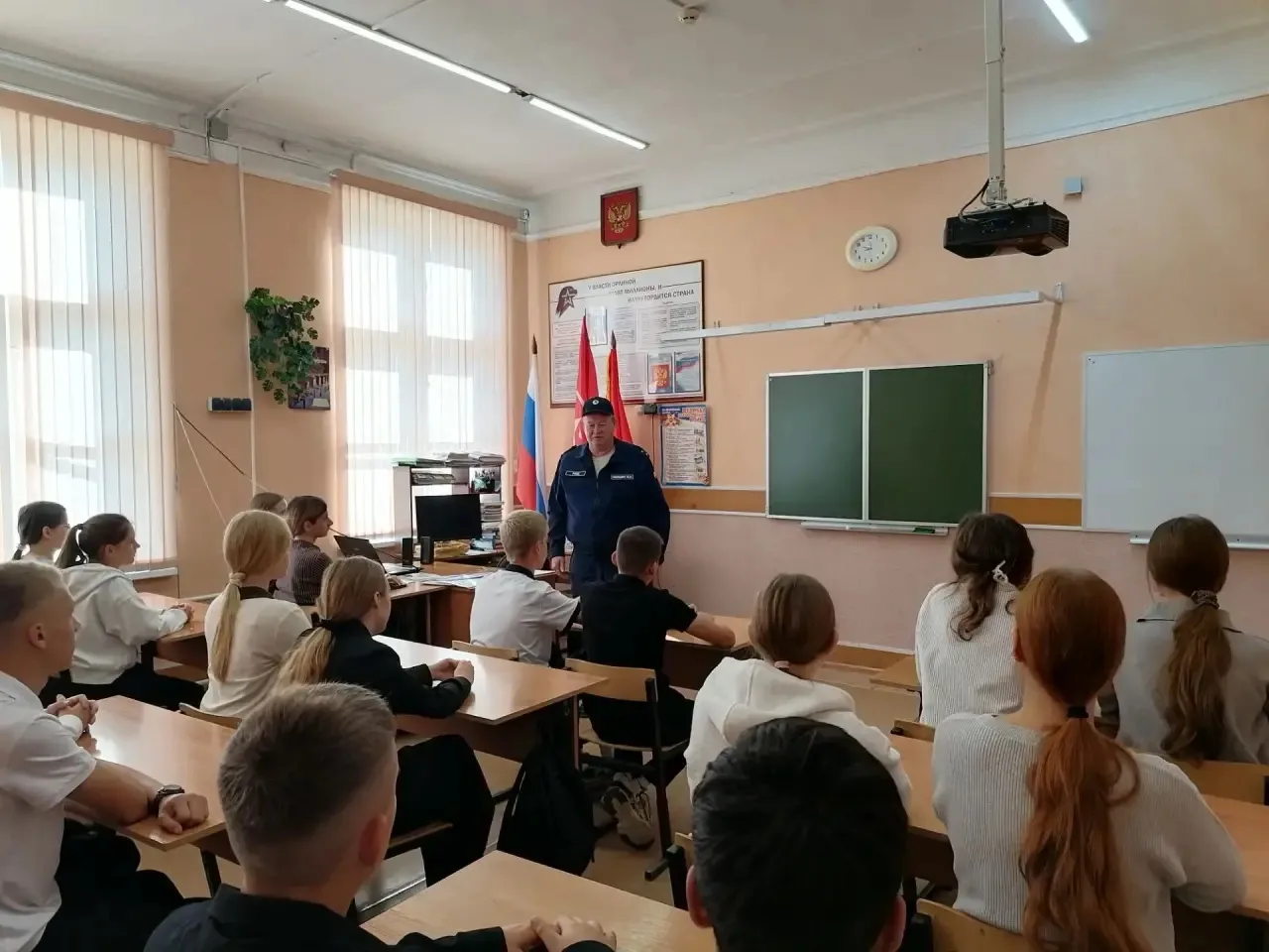 03 сентября в МБОУ "Октябрьская СОШ № 2"  прошли эвакуационные мероприятия на начало 20...
