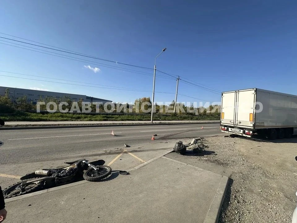Мотоциклист погиб в ДТП в Новосибирске 🏍🚨
