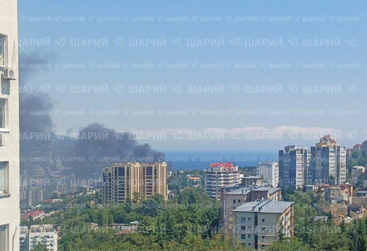 Порт в Ялте под атакой БЭКов.

Впрочем, не удивлюсь, если «военкоры» из РФ напишут про «задымление о