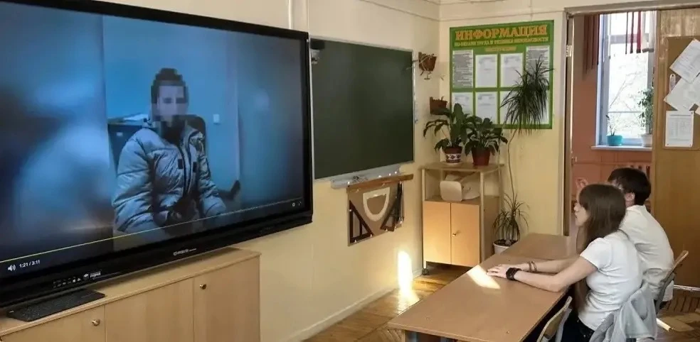 🚀65 ЛЕТ ТРИУМФА:  СТАРТОВАЛА НЕДЕЛЯ КОСМОСА!  🇷🇺Новая учебная неделя в нашей школе началась традицио