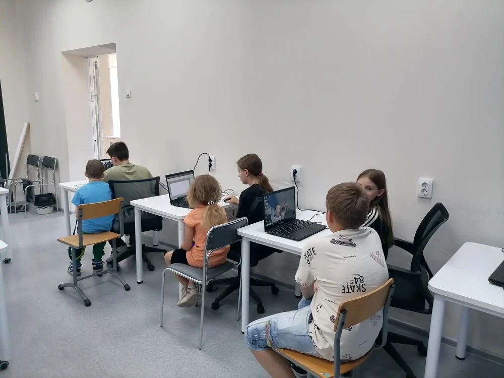 🎉 Девятый день пришкольного лагеря — просто огонь! 🔥
Ребята вовсю наслаждаются каникулами — и вот 