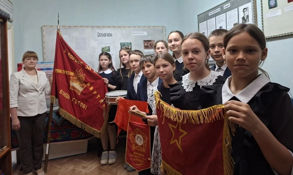 19 мая, в День пионерии, в объединениях Центра детского творчества состоялись тематичес...