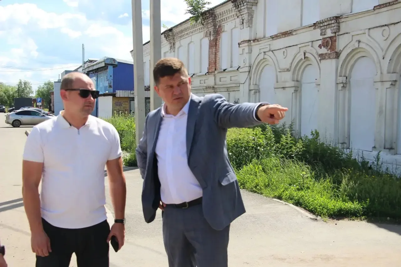 ФАСАДЫ САРАПУЛА: ЧТО ДЕЛАЕМ В ЭТОМ ГОДУ

На днях был на улице Труда — там стартовал наш проект «Фаса