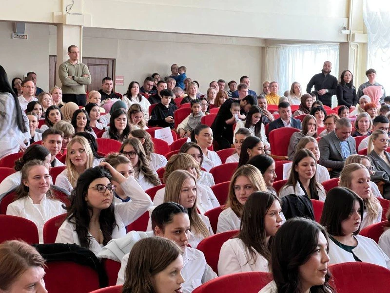 🎓Дипломы акушерок получили 87 молодых медиков  Ура! Региональная служба родовспоможения пополнится н