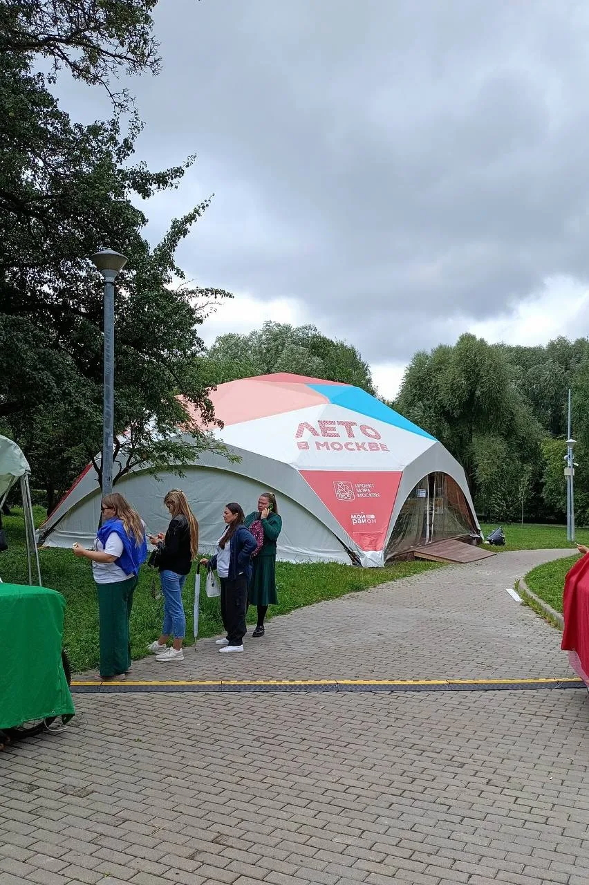 Что-то интересное намечается в парке Ангарские пруды, возле амфитеатра 😉