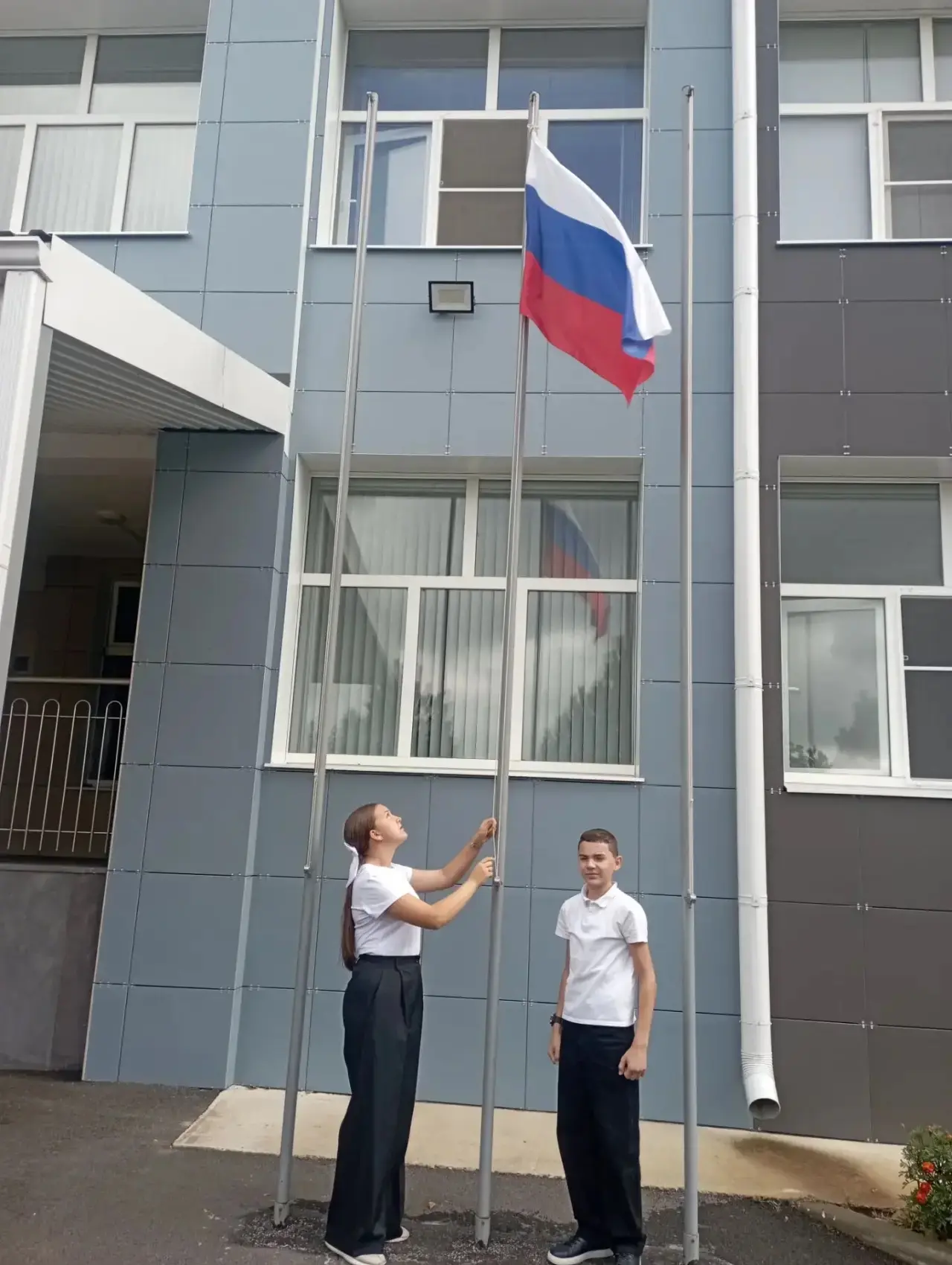 🇷🇺Новая учебная неделя стартовала под флагом России! 🇷🇺