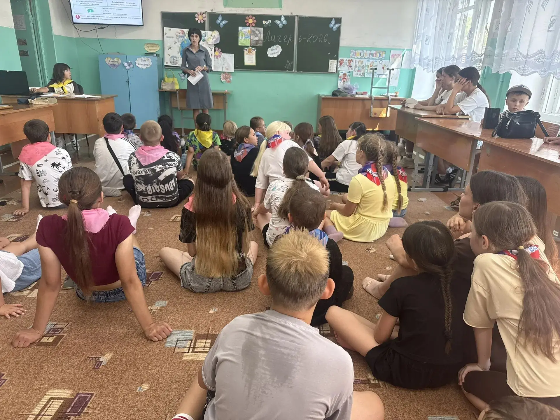 Лагерь "Новое поколение"

Если вы думали, что у нас тут только солнце и свежий воздух, то сегодня мы
