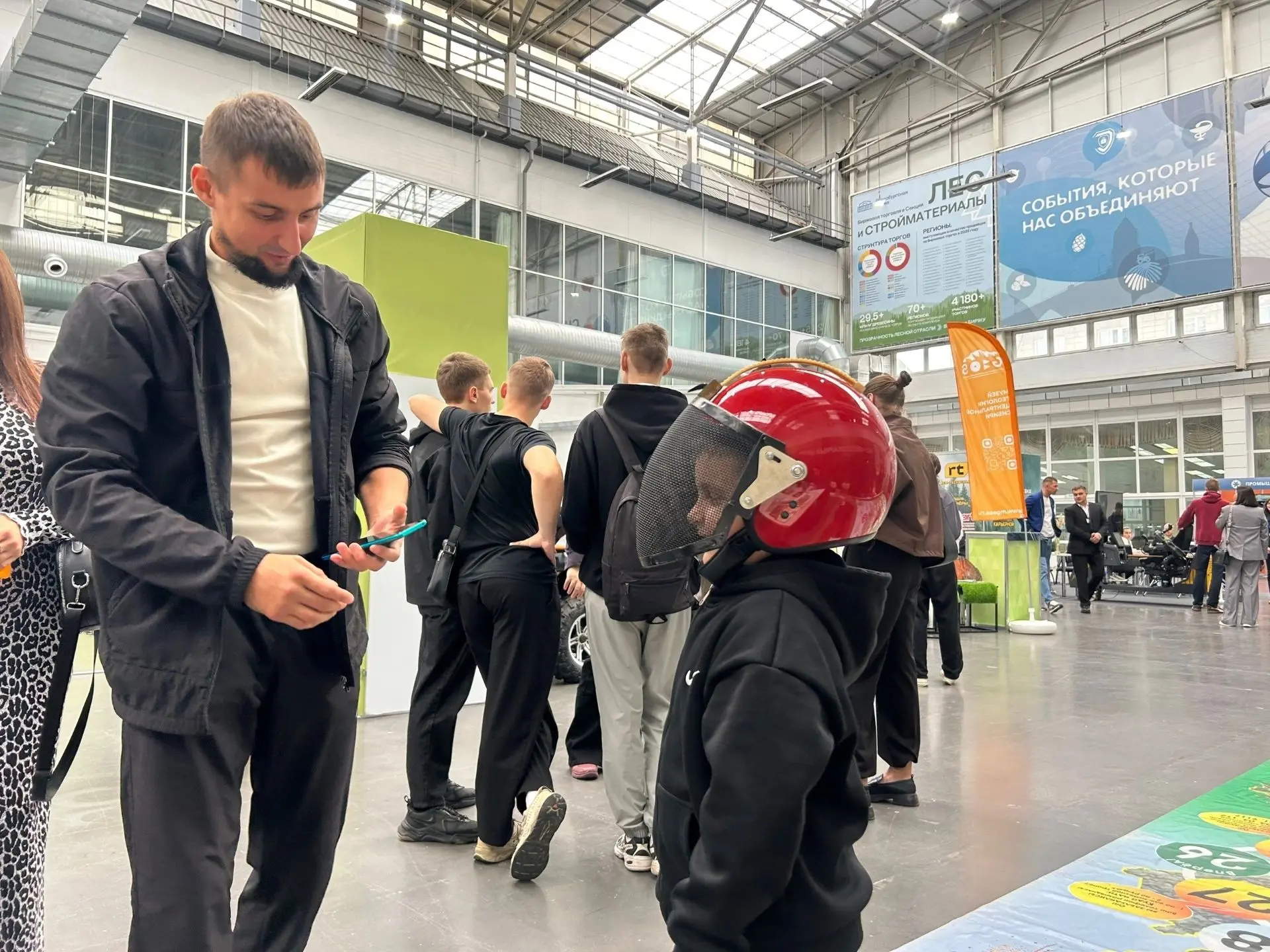 🚁 Беспилотники, квадроциклы и тепловизоры: выставка «Эксподрев-2026» в Красноярске