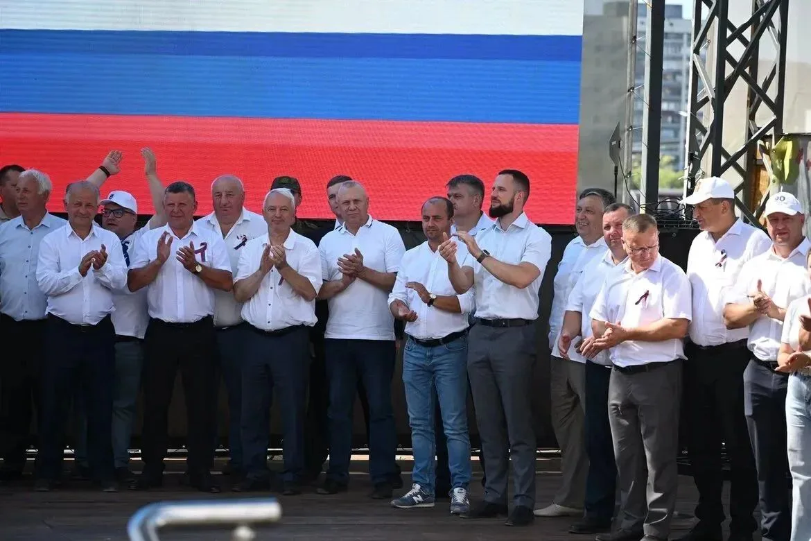 Глава Глушковского района Курской области Павел Михайлович Золотарев: