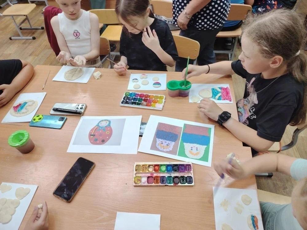 🇷🇺 КАНИКУЛЫ С ДУШОЙ РОССИИ: НАШИ ВПЕЧАТЛЕНИЯ!

Привет от школьного лагеря! 👋 
🔥 «Открываем Росси