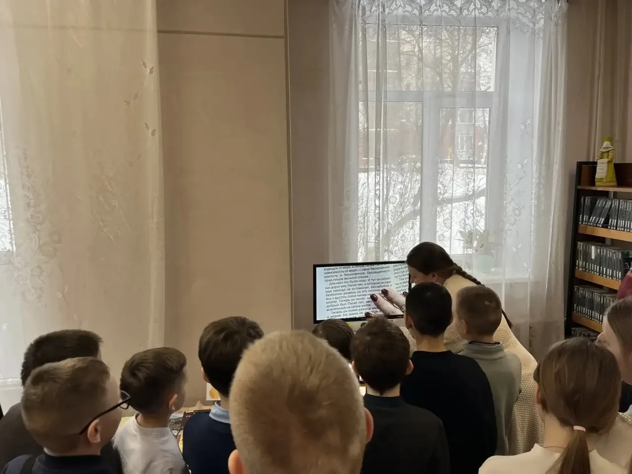 Экскурсия в детскую библиотеку — открываем мир книг!  Сегодня ребята из 5 Б класса посетили детскую 
