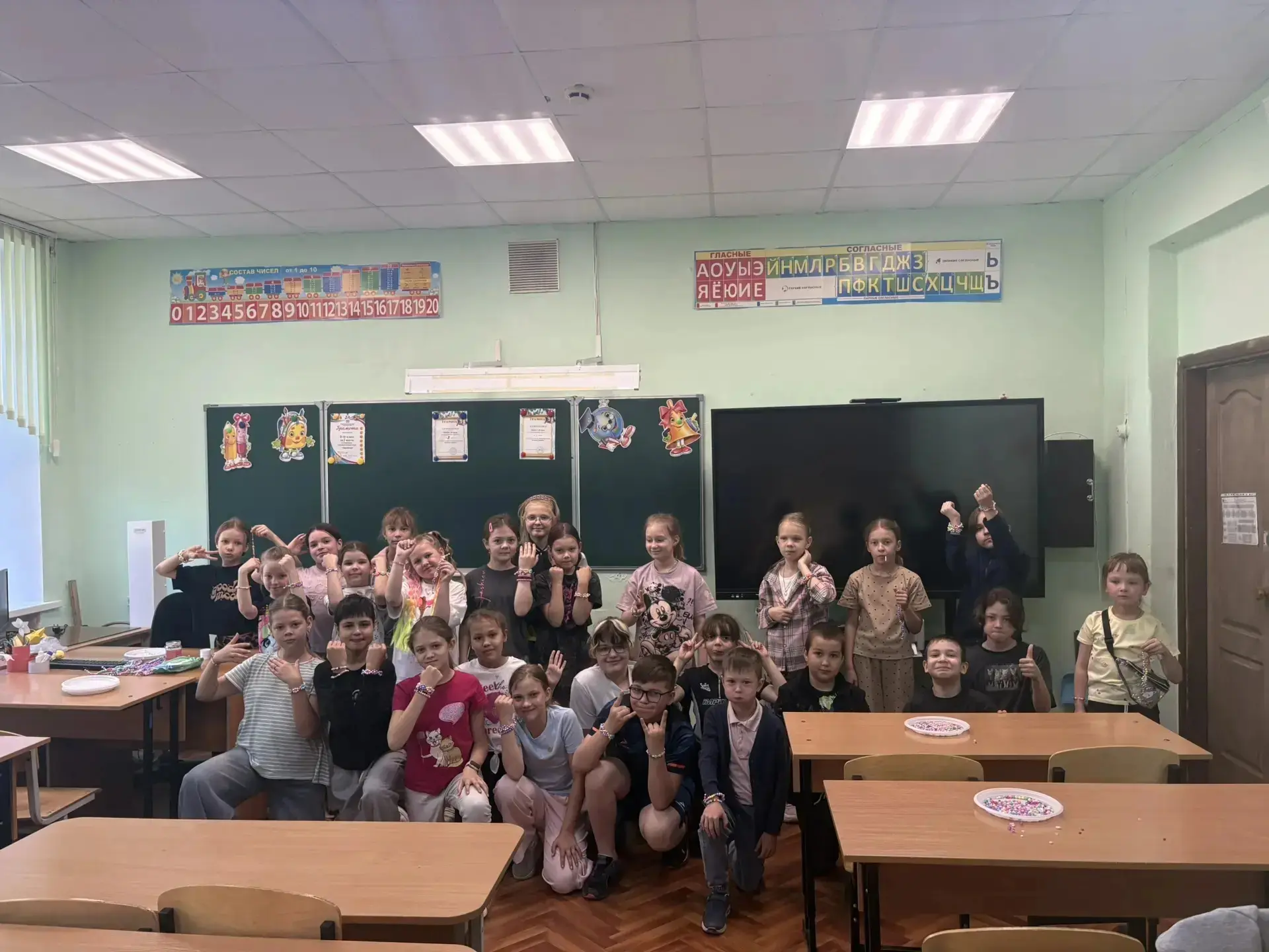 МАСТЕР-КЛАСС ПО БИСЕРОПЛЕТЕНИЮ

Для воспитанников детского оздоровительного лагеря прошёл увлекатель