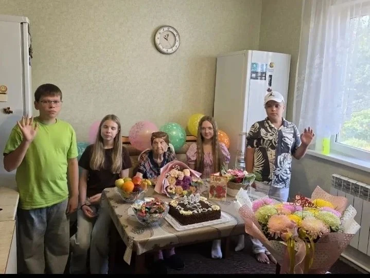 В нашей первой есть класс, который своими добрыми делами вдохновляет нас всех.