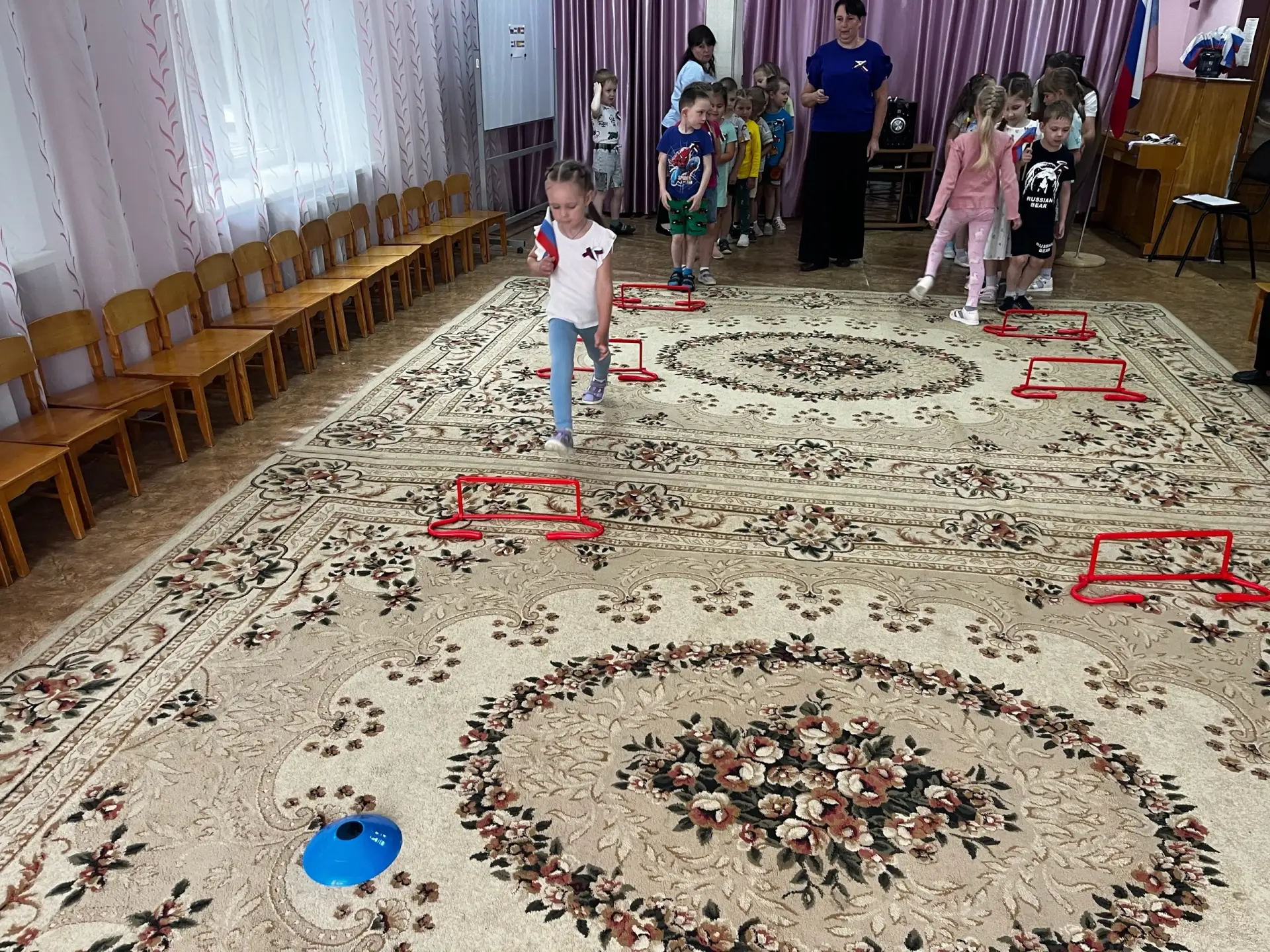🇷🇺 День Российского флага в стенах нашего сада получился по-настоящему светлым и объе...