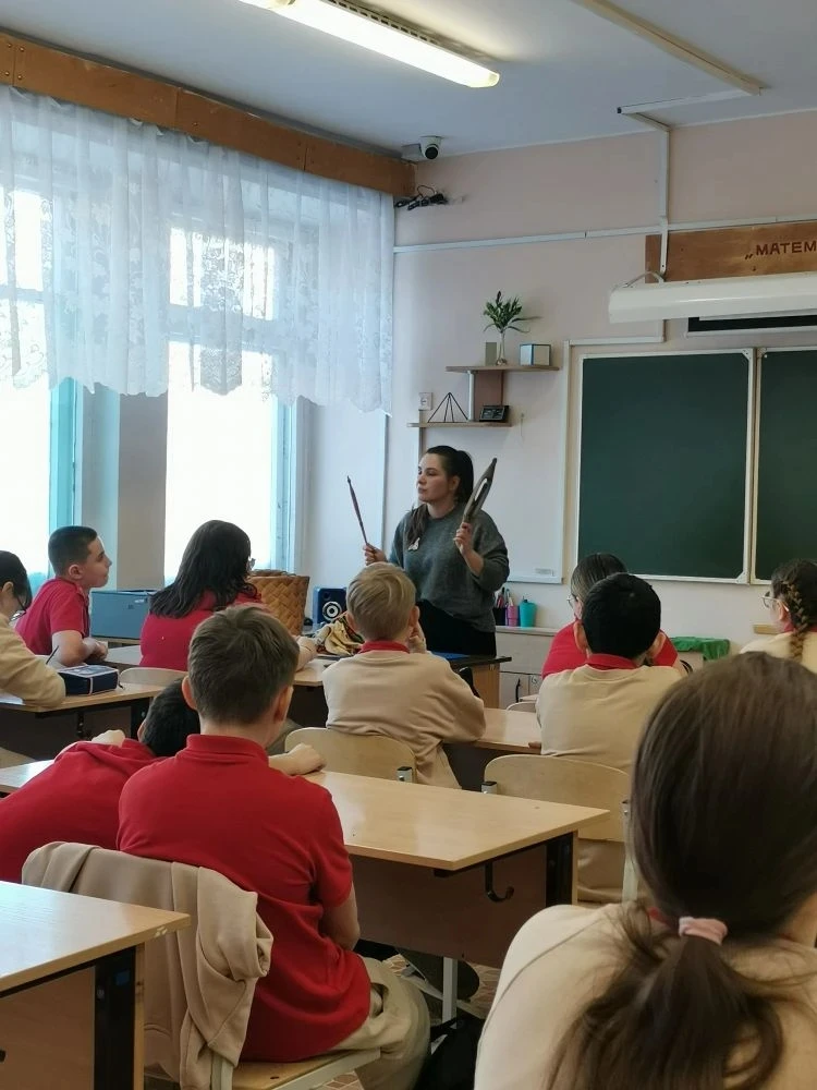 🌷 Поздравления от родителей в День школьного содружества.  "Школе я желаю процветания, чистых коридо