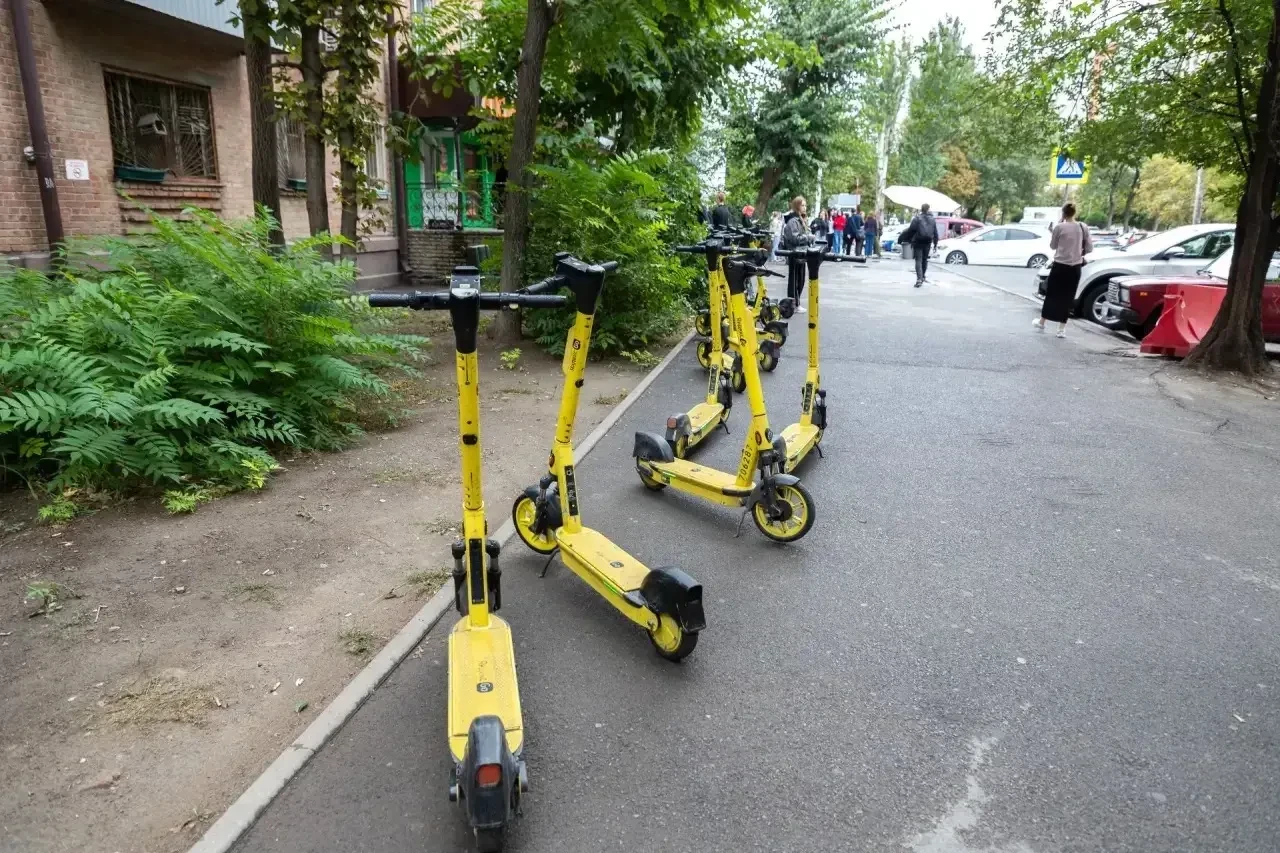 🛴Более 30 электросамокатов, припаркованных вне отведенных для этого мест, эвакуировали...
