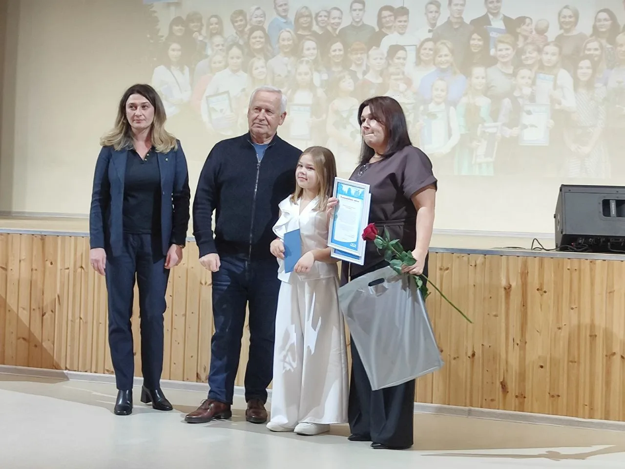 ПРЕМИЯ СЕМЬИ МАКАРОВЫХ ♦️Сегодня в нашей школе состоялась 13 торжественная церемония вручение стипен