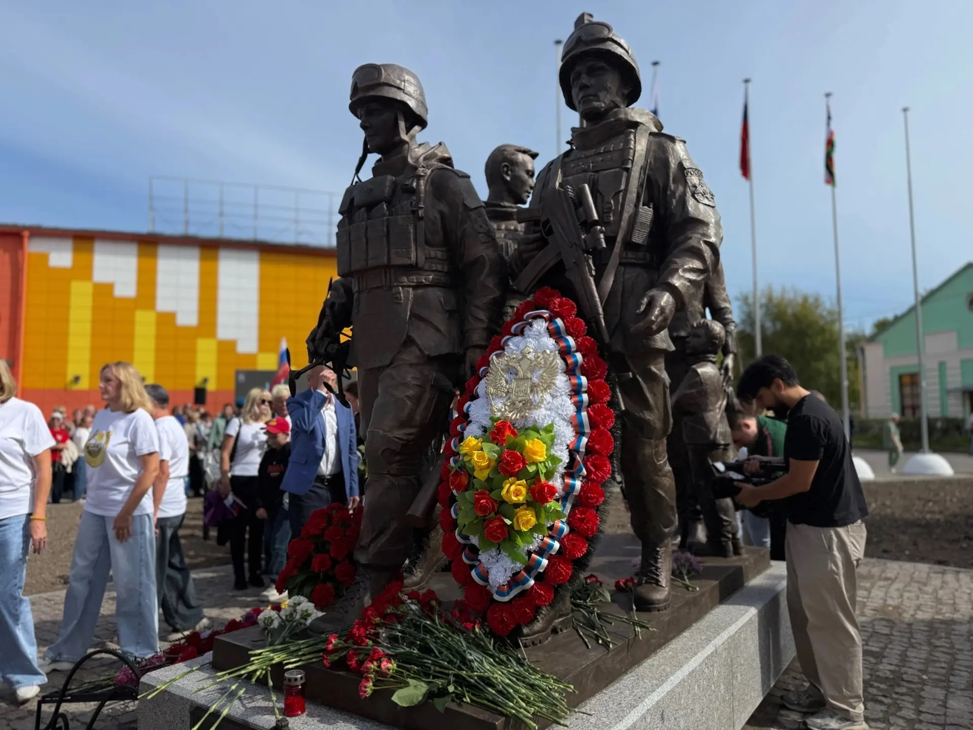❗В выходные в Тосно состоялось торжественное открытие памятника участникам специальной ...