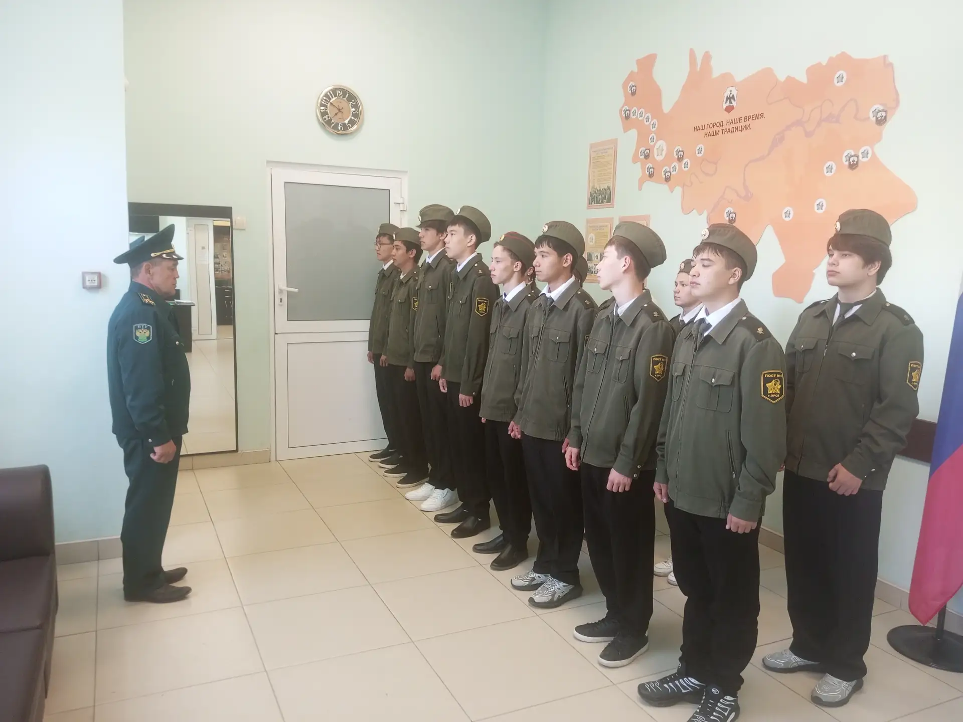 28 мая - День пограничника. В этот день ежегодно кадеты нашей школы несут Вахту памяти ...