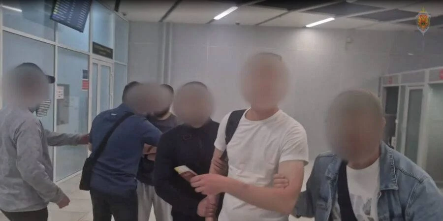 Силовики схватили жителя Кузбасса прямо в аэропорту при попытке улететь работать на тер...