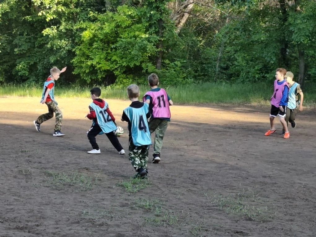 Участники нашей смены дружат со спортом! Стремительные футболисты и яркие болельщики 🔥...