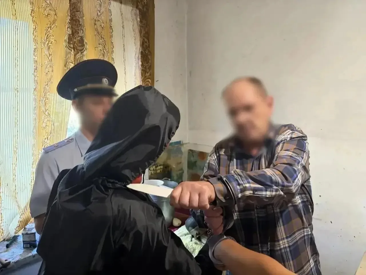 🔪В Ленинском районе мужчина заколол ножом друга во время пьяной ссоры