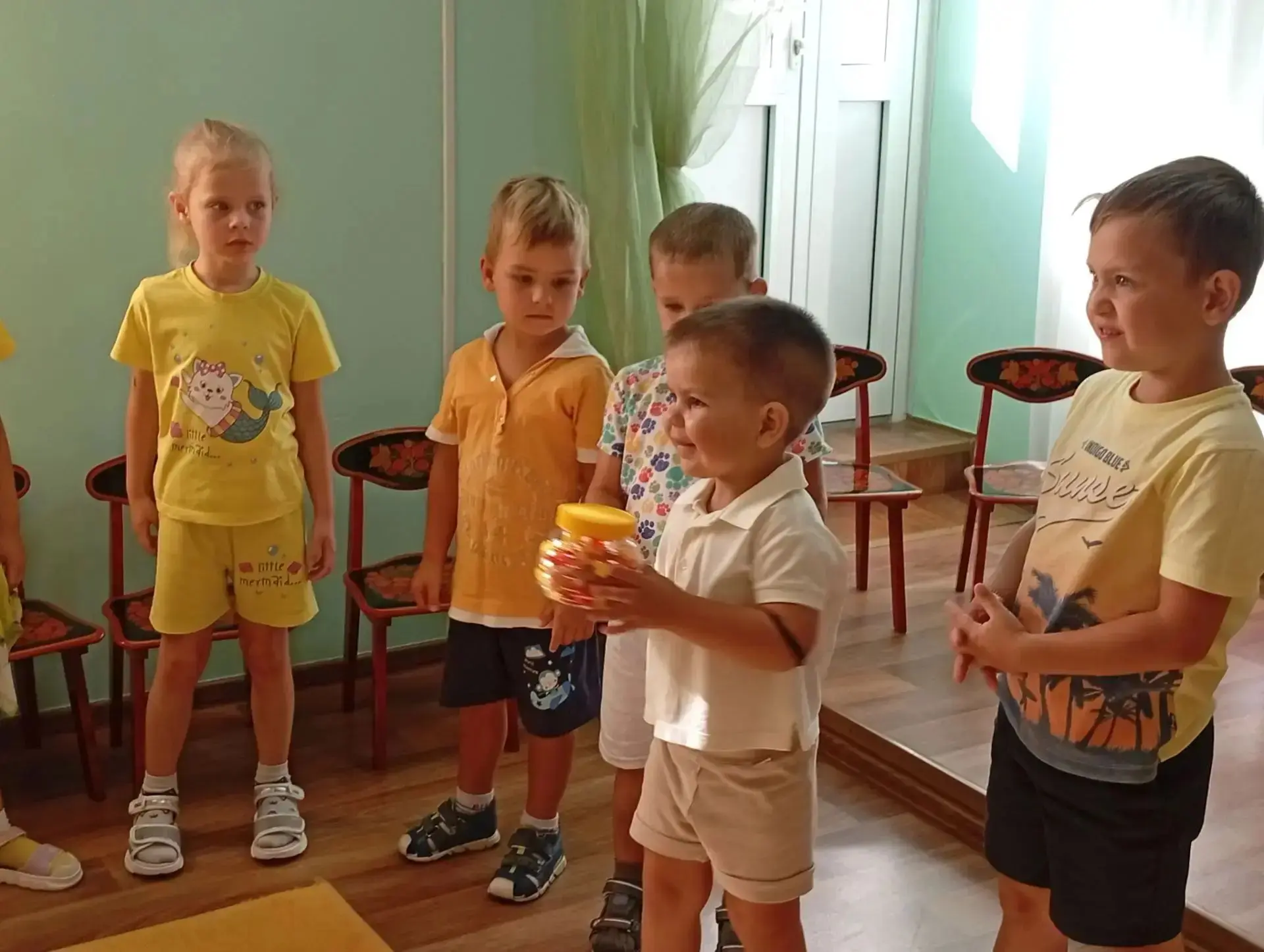 Когда август наступает, Спасы весь народ встречает.