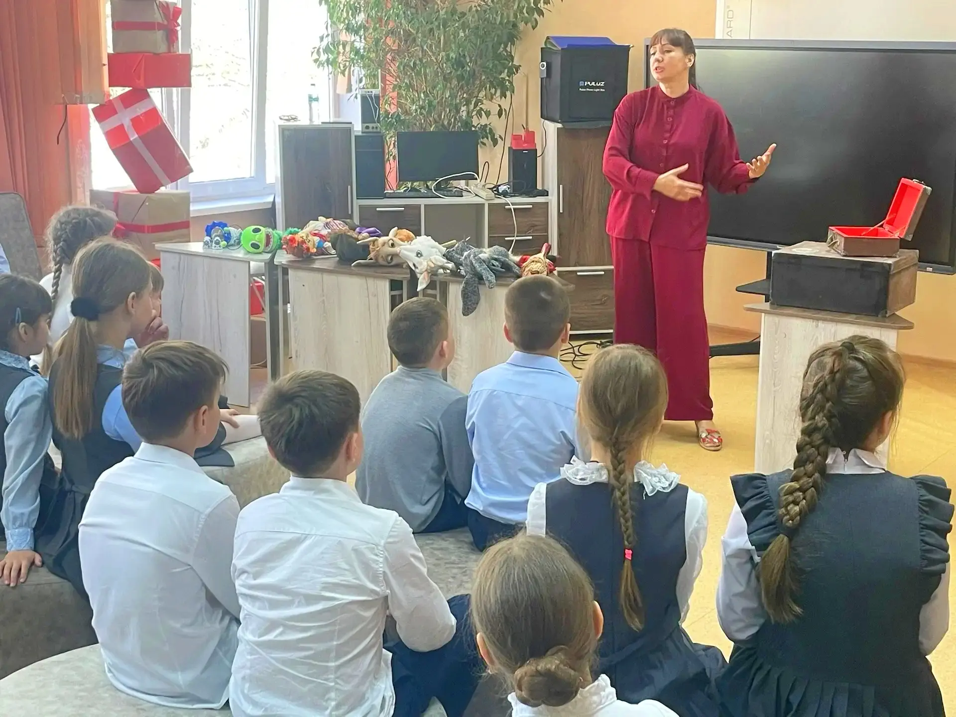 🎭✨ В преддверии Дня Великой Победы для наших гимназистов был организован потрясающий мастер-класс от