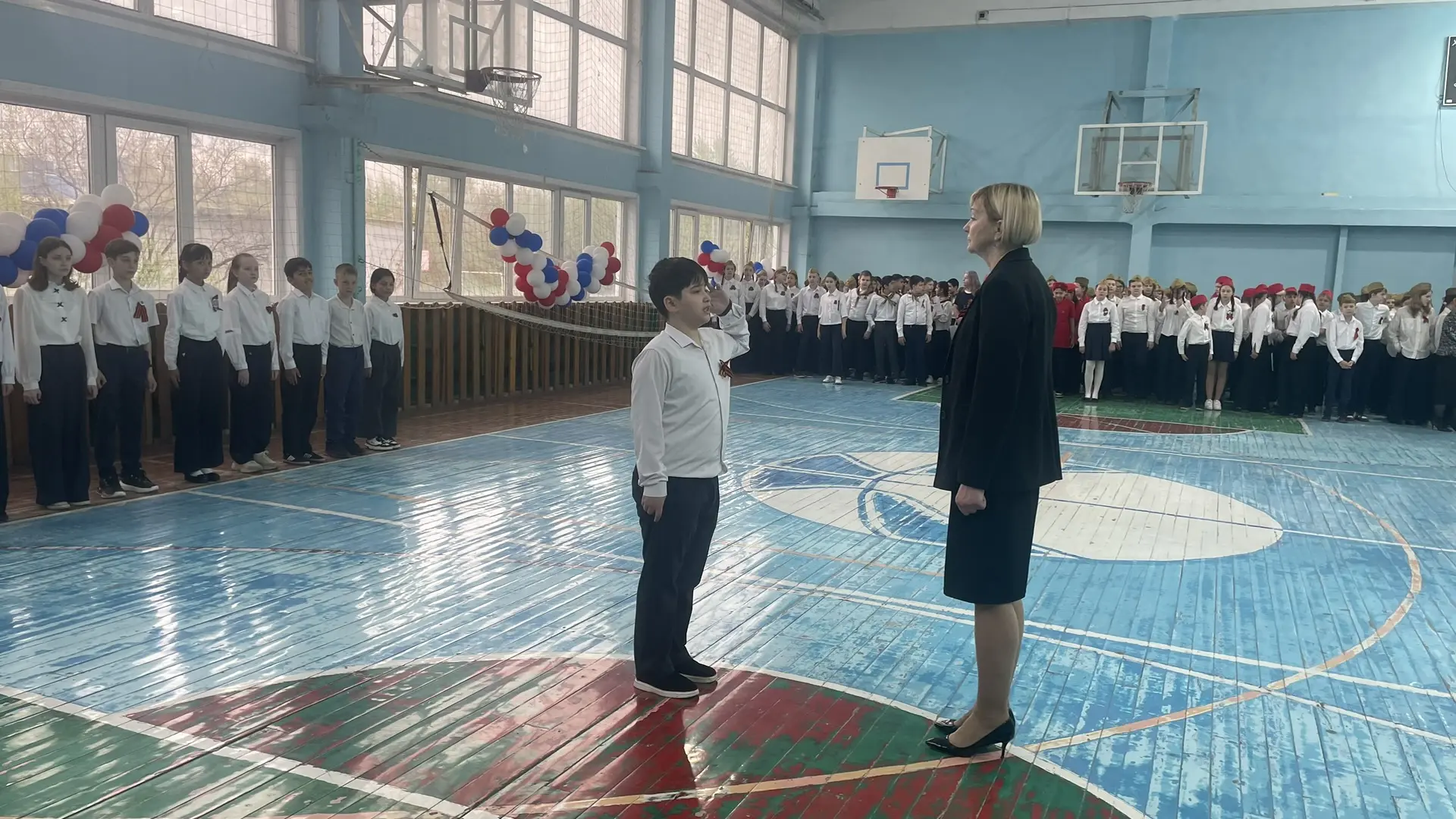 🎉 Смотр строя и песни "Аты-баты" в 5 классах 🎉  Дорогие ученики, учителя и родители!  Сегодня в наше