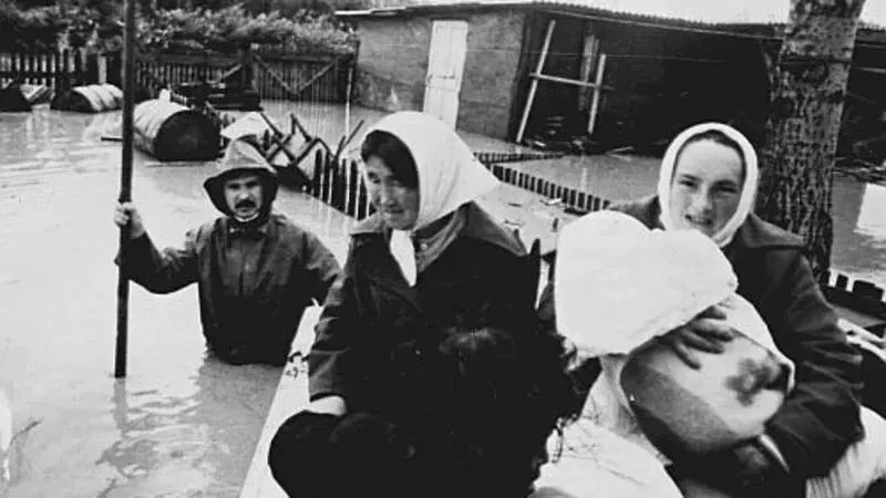 45 лет назад  на Сахалине разразилась  величайшая катастрофа 


Август 1981 года. Два безжалостных т