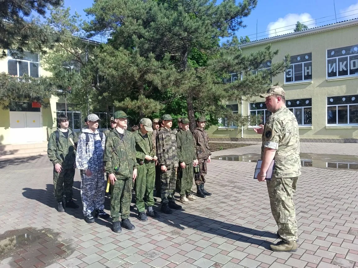 Учебные сборы для учеников 8 классов — важное событие в подготовке молодых граждан!