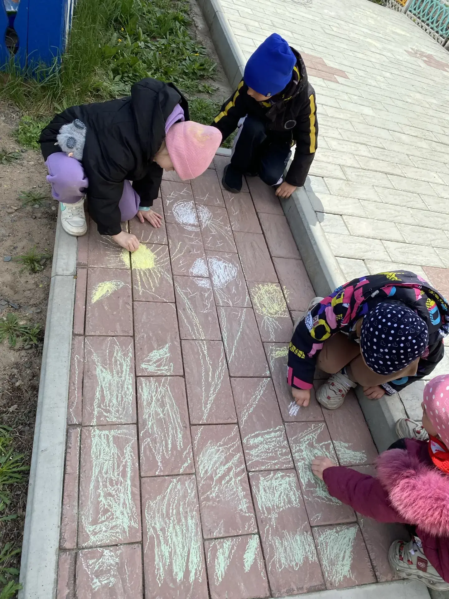 ☀️ Сегодня в календаре особый день — Всемирный день одуванчика! 🌼
