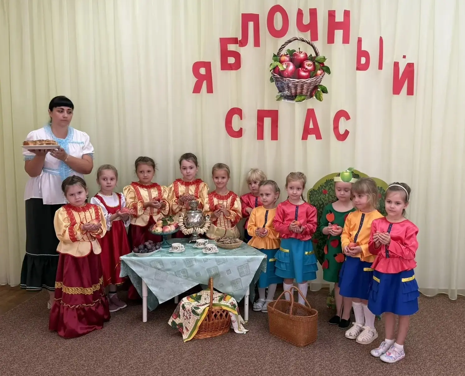 🍏🍎🍎Яблочный Спас в наших детских садах!
