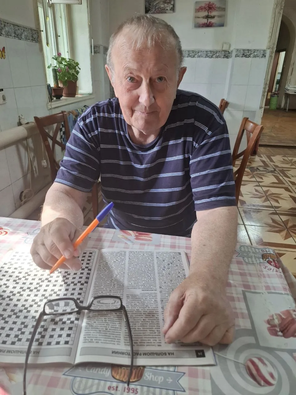 🌙 Иногда жизнь делает такие крутые повороты, что человек вдруг оказывается совсем один...