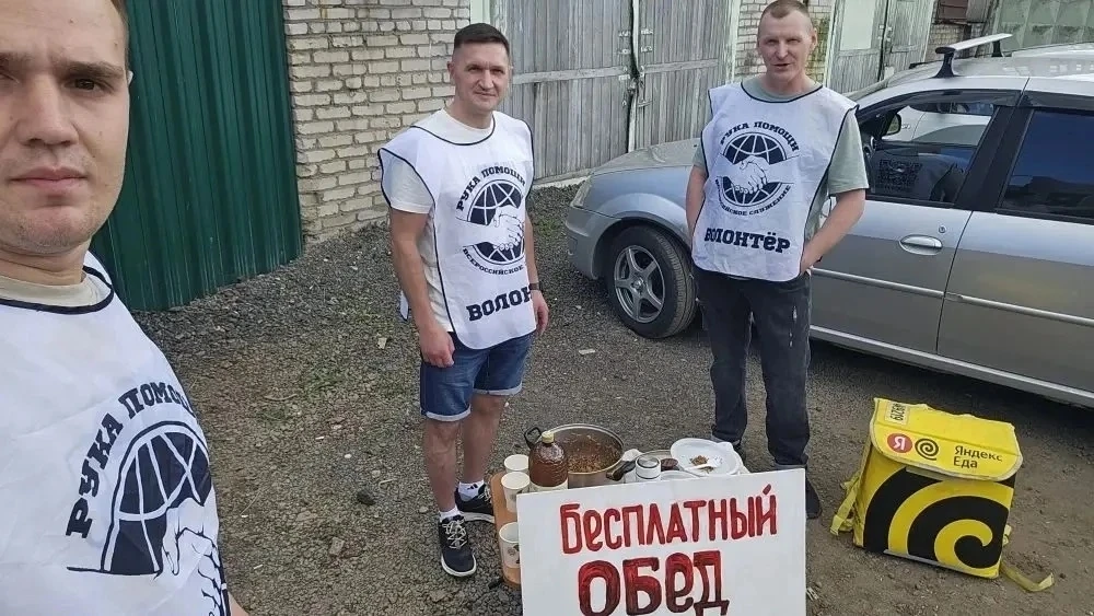 Каждую субботу в 13.00 идет наше служение "Накорми голодного"