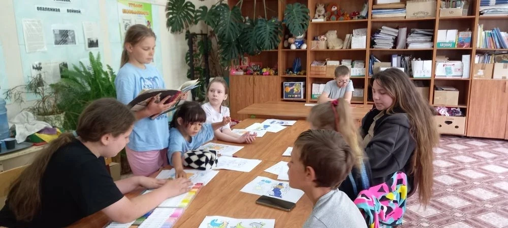 Библиотекарь Прилесской сельской библиотеки провела для ребят из пришкольного лагеря "П...